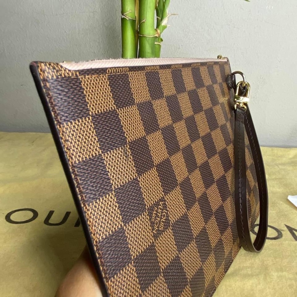 Louis Vuitton Damier Rose Ballerine Clutch/Pouch